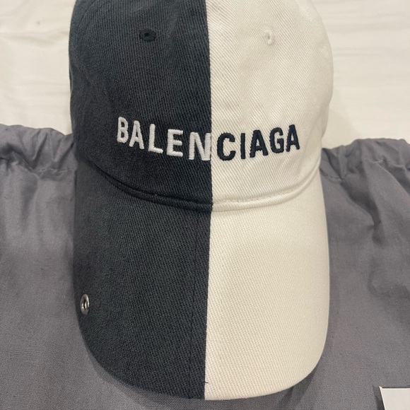 AUTHENTIC BALENCIAGA BALL CAP. BLACK/WHITE. - Picture 2 of 6